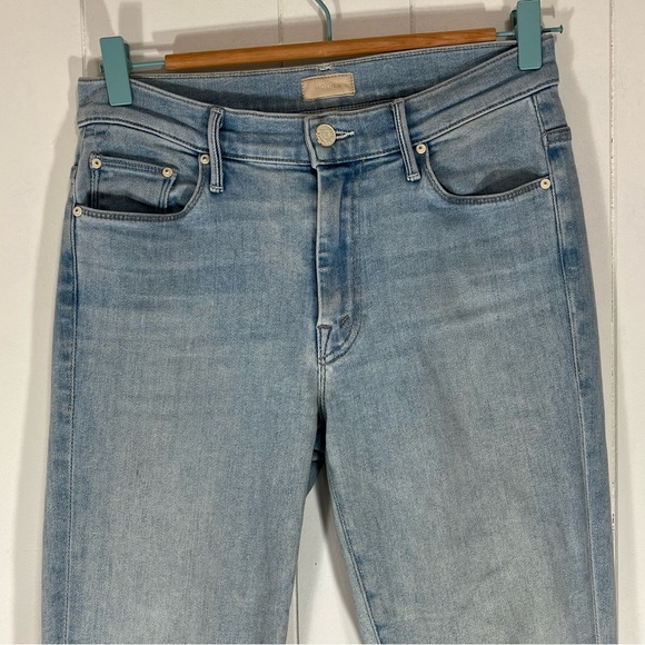 Mother The Weekender Fray Jeans 26 Light Wash Swimming Pool Sunday Raw Hem Flare - Picture 2 of 16